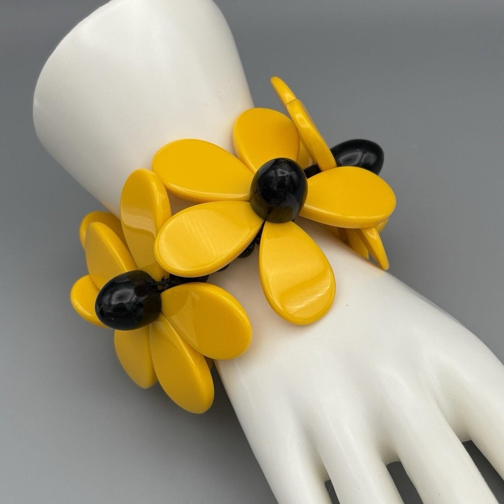 MARION GODART Paris Bracelet Lucite Yellow Flower Daisies